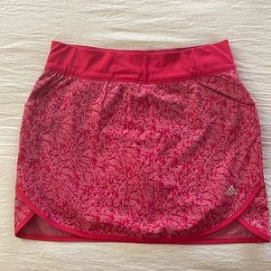 Adidas pattern skort with pockets size small